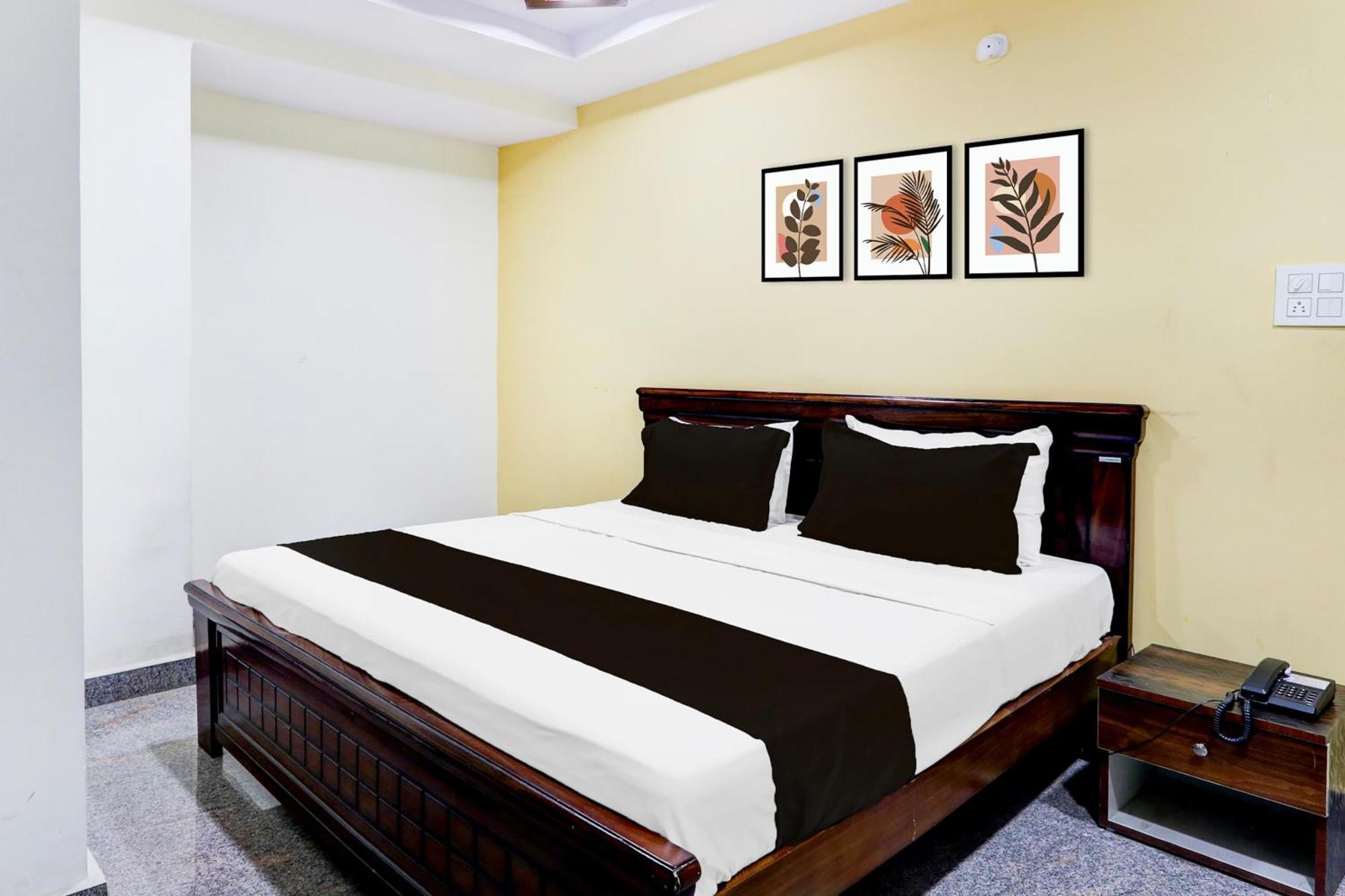 Hotel O Anoos Minarva 하이데라바드 외부 사진